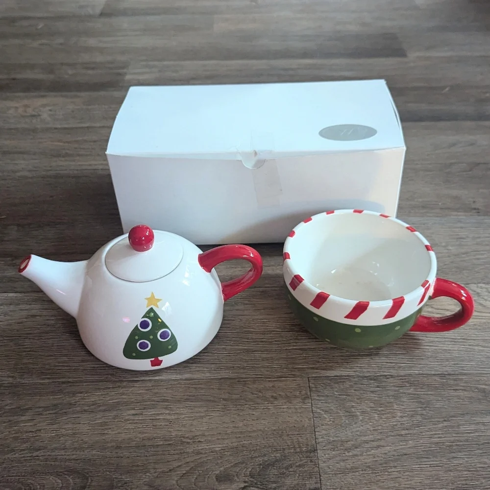 New Pier 1 Christmas Tea Pot and Matching Mug Set